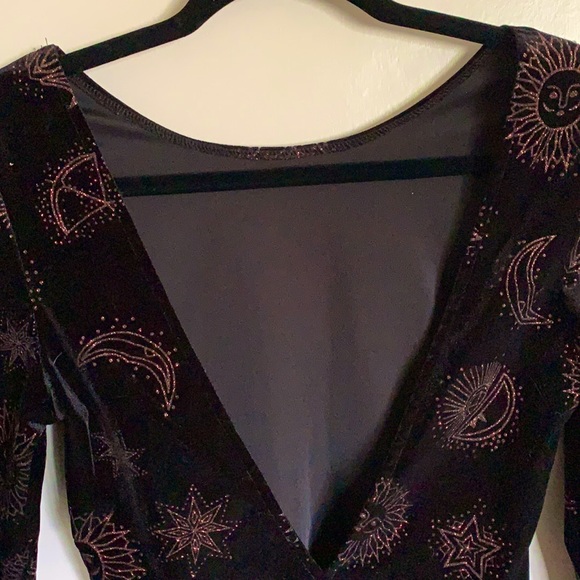Low Back Velvet Bodycon Sun and Moon Dress - Picture 4 of 6